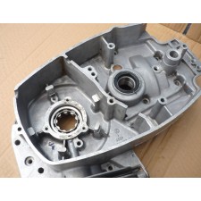 MOTOROVÁ SKŘÍŇ - (PĚKNÝ STAV, ALE NEPÁROVÁ) - ČZ 175/487 (487 000)